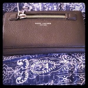 PREOWNED| MARC JACOBS LEATHER WALLET